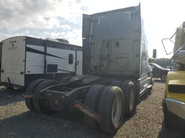 2014 Freightliner Cascadia 125