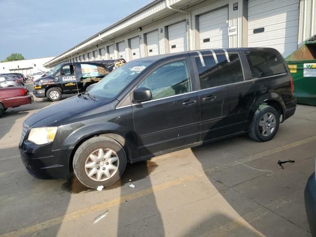 2010 Chrysler Town & Country LX