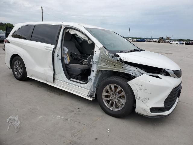 2021 Toyota Sienna LE