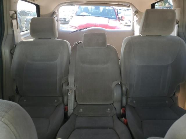 2005 Toyota Sienna CE