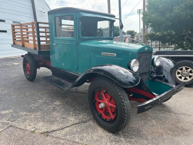 1952 Other 1932 INT Truck