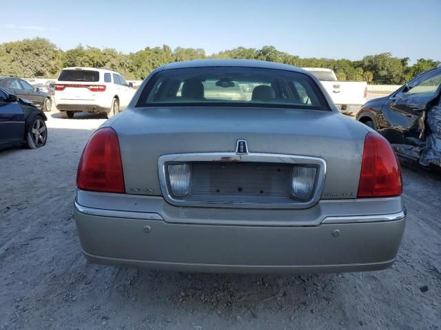 2005 Lincoln Town Car Signature