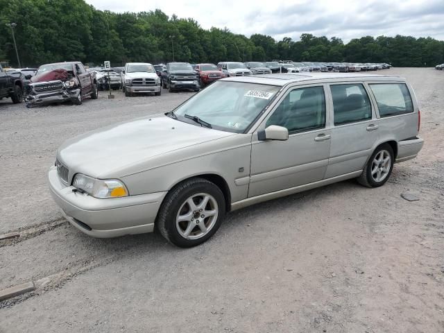 2000 Volvo V70 Base