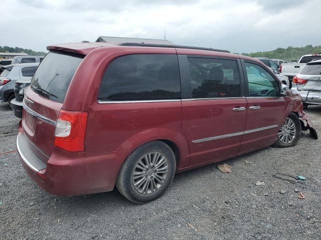 2014 Chrysler Town & Country Touring L