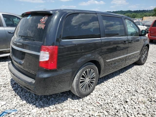 2014 Chrysler Town & Country S