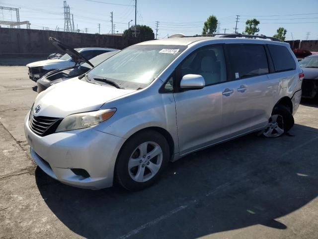 2011 Toyota Sienna LE