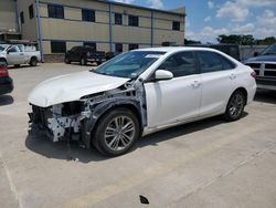 Carros salvage sin ofertas aún a la venta en subasta: 2017 Toyota Camry LE