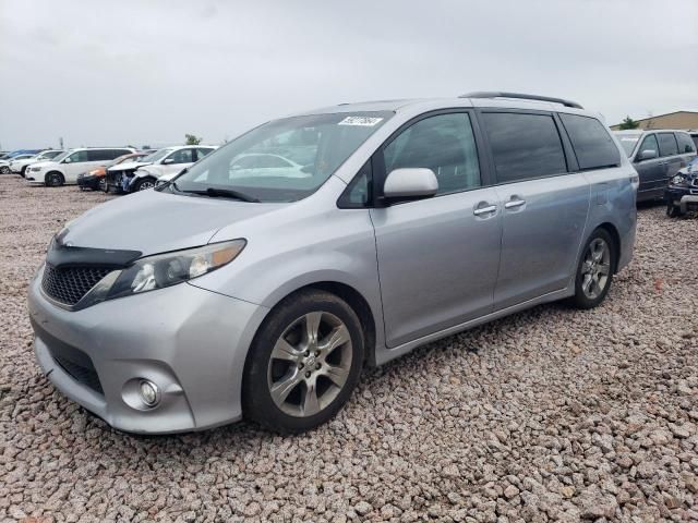 2013 Toyota Sienna Sport