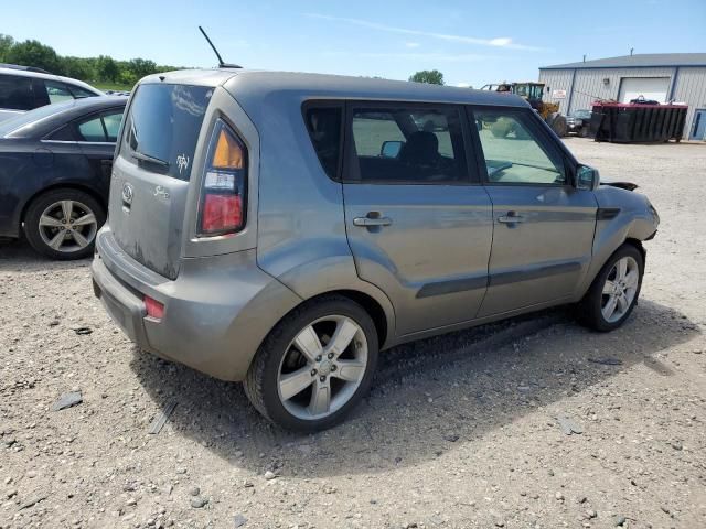 2011 KIA Soul +