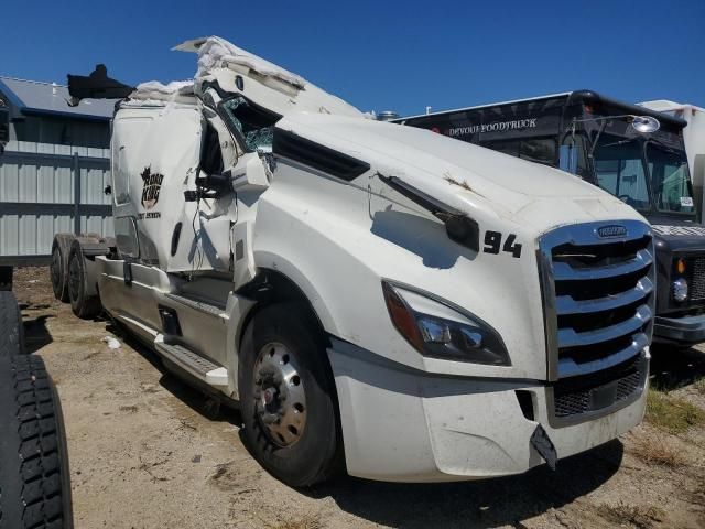 2020 Freightliner Cascadia 126