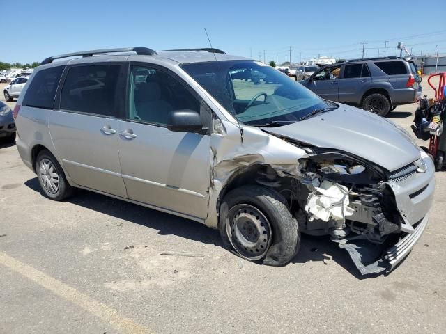 2004 Toyota Sienna CE