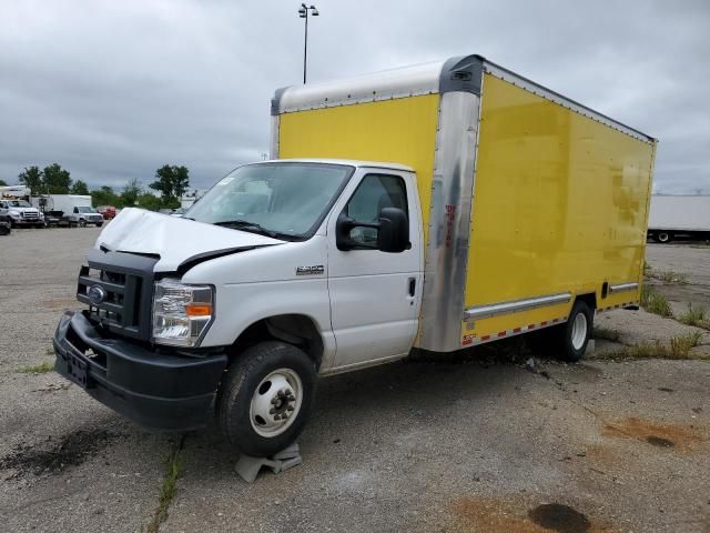 2022 Ford Econoline E350 Super Duty Cutaway Van