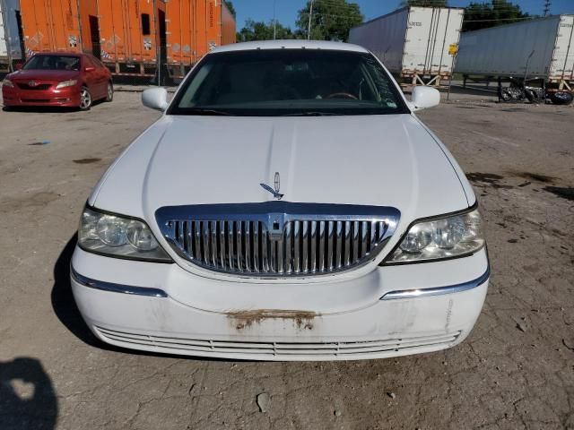 2011 Lincoln Town Car Signature Limited