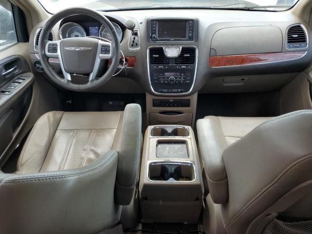 2013 Chrysler Town & Country Touring L