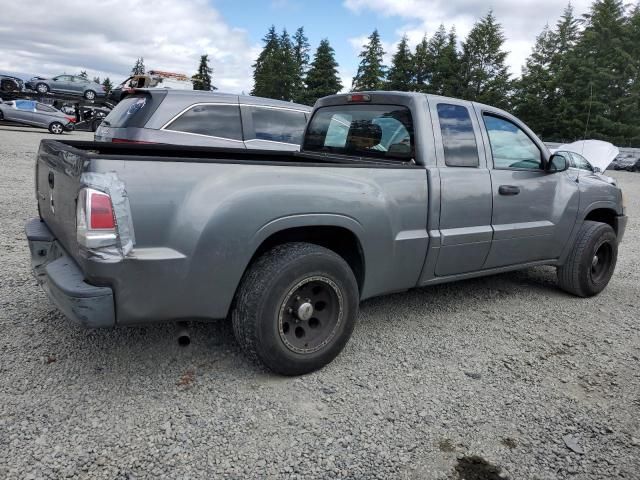 2008 Mitsubishi Raider LS