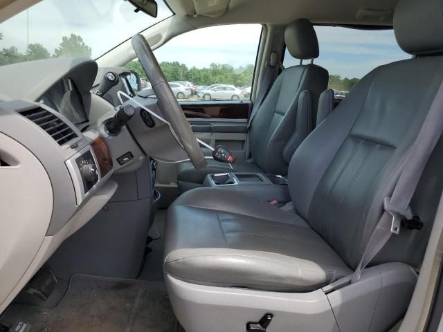 2010 Chrysler Town & Country Touring