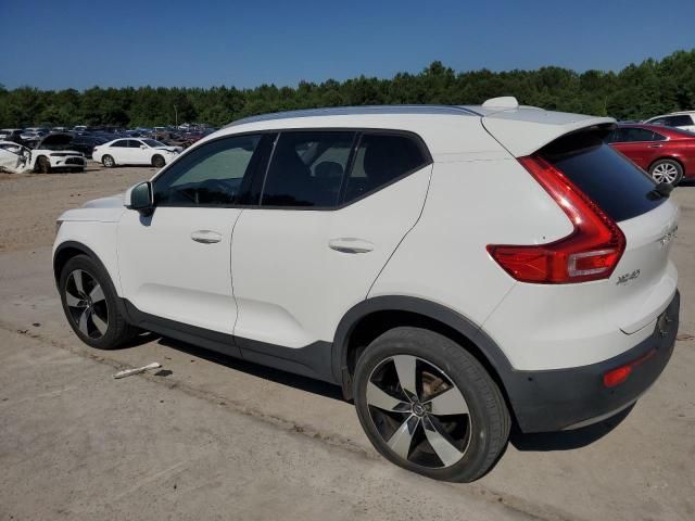 2019 Volvo XC40 T5 Momentum