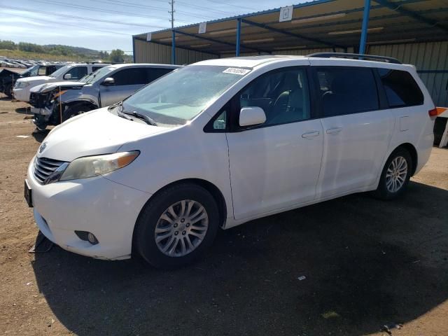 2012 Toyota Sienna XLE