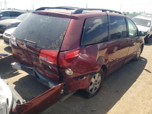 2004 Toyota Sienna CE