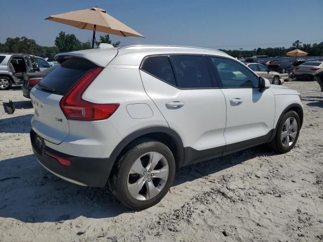 2021 Volvo XC40 T5 Momentum