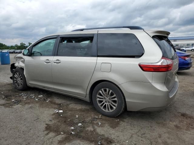 2016 Toyota Sienna XLE