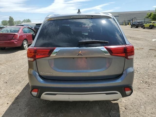 2020 Mitsubishi Outlander SE