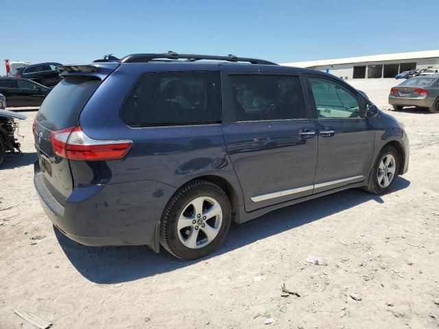 2019 Toyota Sienna LE