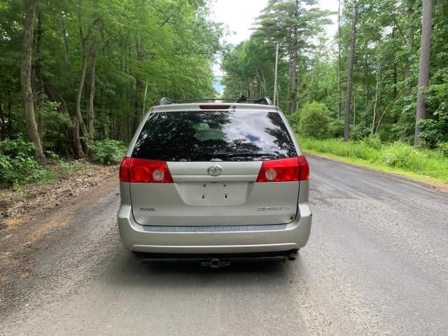 2010 Toyota Sienna CE