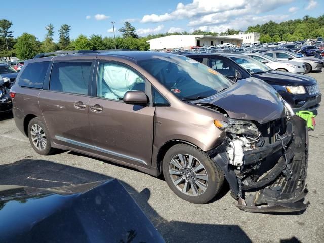 2018 Toyota Sienna LE