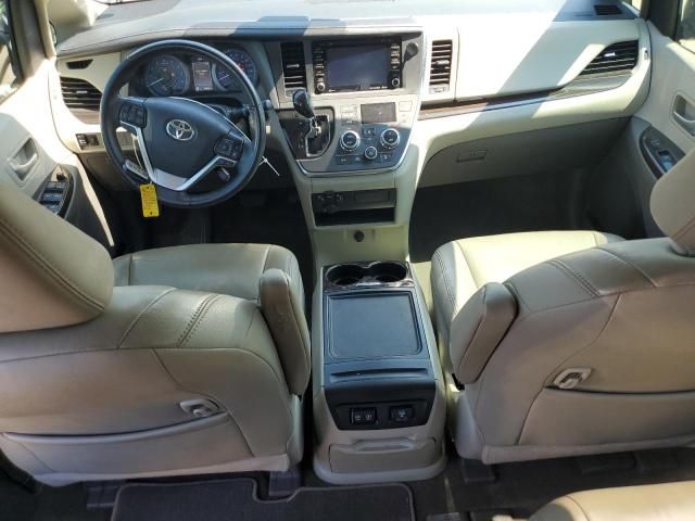 2019 Toyota Sienna XLE