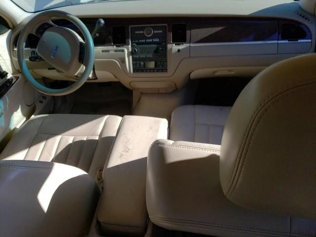 2006 Lincoln Town Car Signature