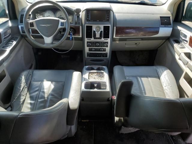 2010 Chrysler Town & Country Touring