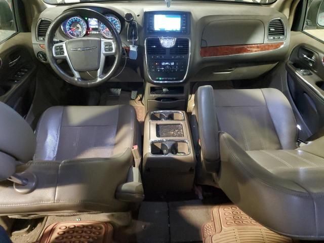 2012 Chrysler Town & Country Touring L