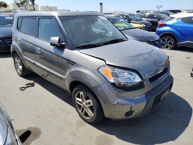 2010 KIA Soul +