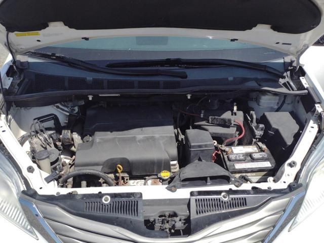 2012 Toyota Sienna XLE