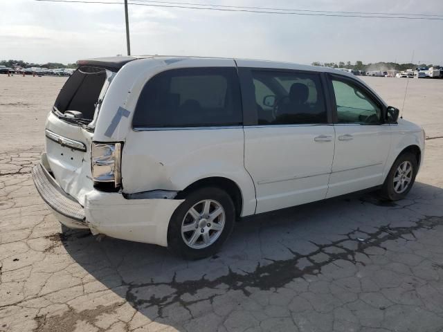 2010 Chrysler Town & Country LX