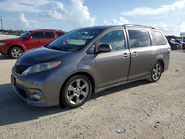 2013 Toyota Sienna Sport