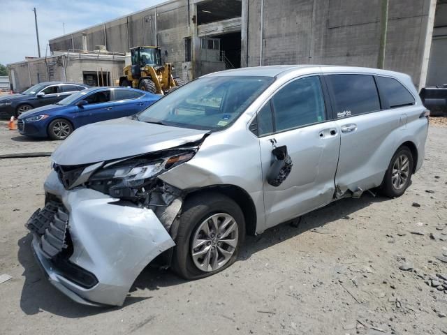 2021 Toyota Sienna LE