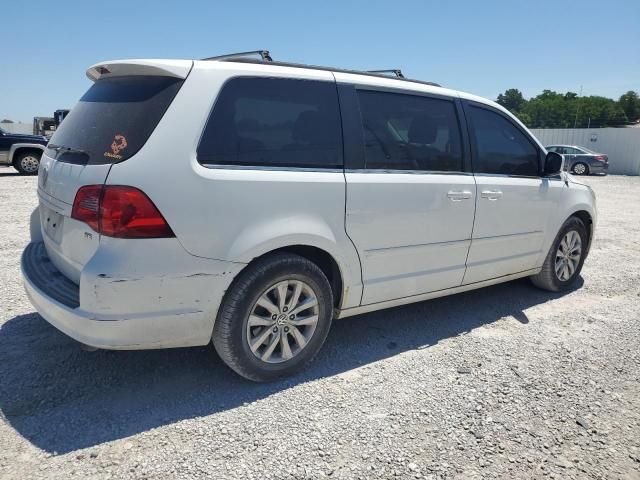 2013 Volkswagen Routan SE