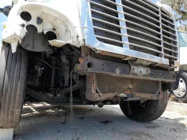 2012 Freightliner Cascadia 113