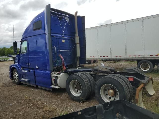 2013 Volvo VN VNL