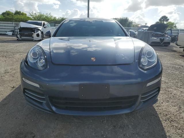 2015 Porsche Panamera 2