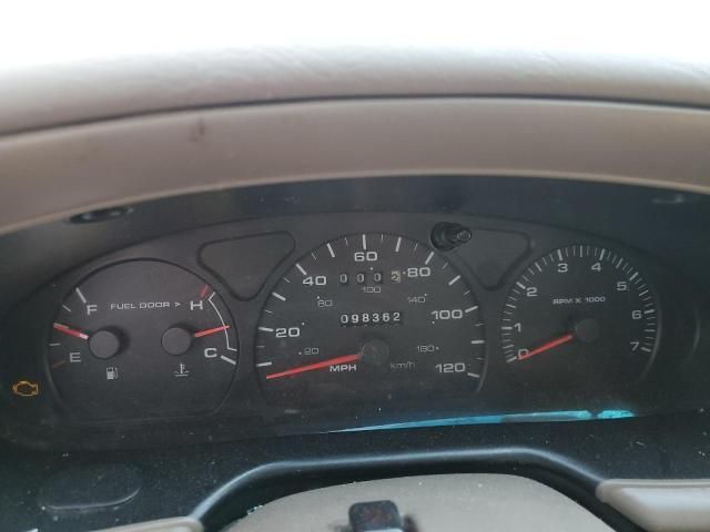 2003 Ford Taurus SE