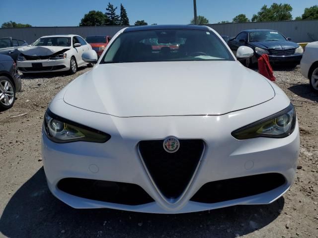 2018 Alfa Romeo Giulia Q4