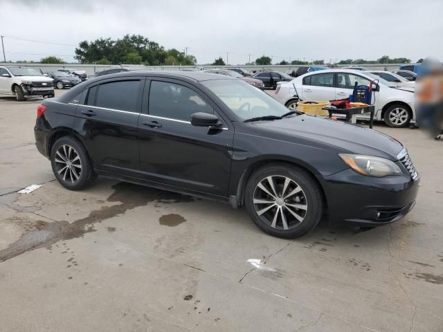 2013 Chrysler 200 Touring