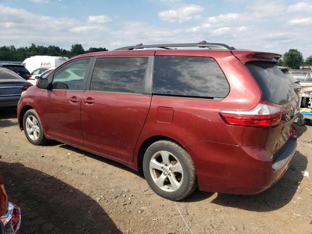 2017 Toyota Sienna LE