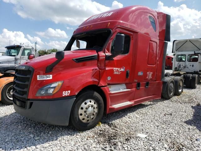 2020 Freightliner Cascadia 126