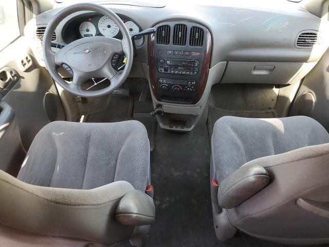 2003 Chrysler Town & Country