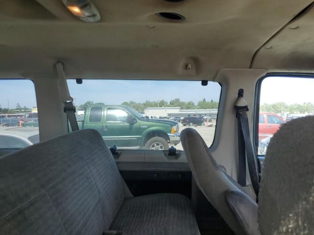 2004 Ford Econoline E350 Super Duty Wagon