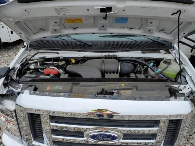 2019 Ford Econoline E350 Super Duty Cutaway Van